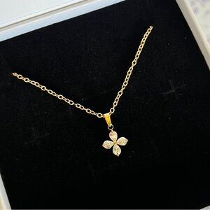 18K Gold Plated Stainless Steel Bloom Floral Pendant Necklace